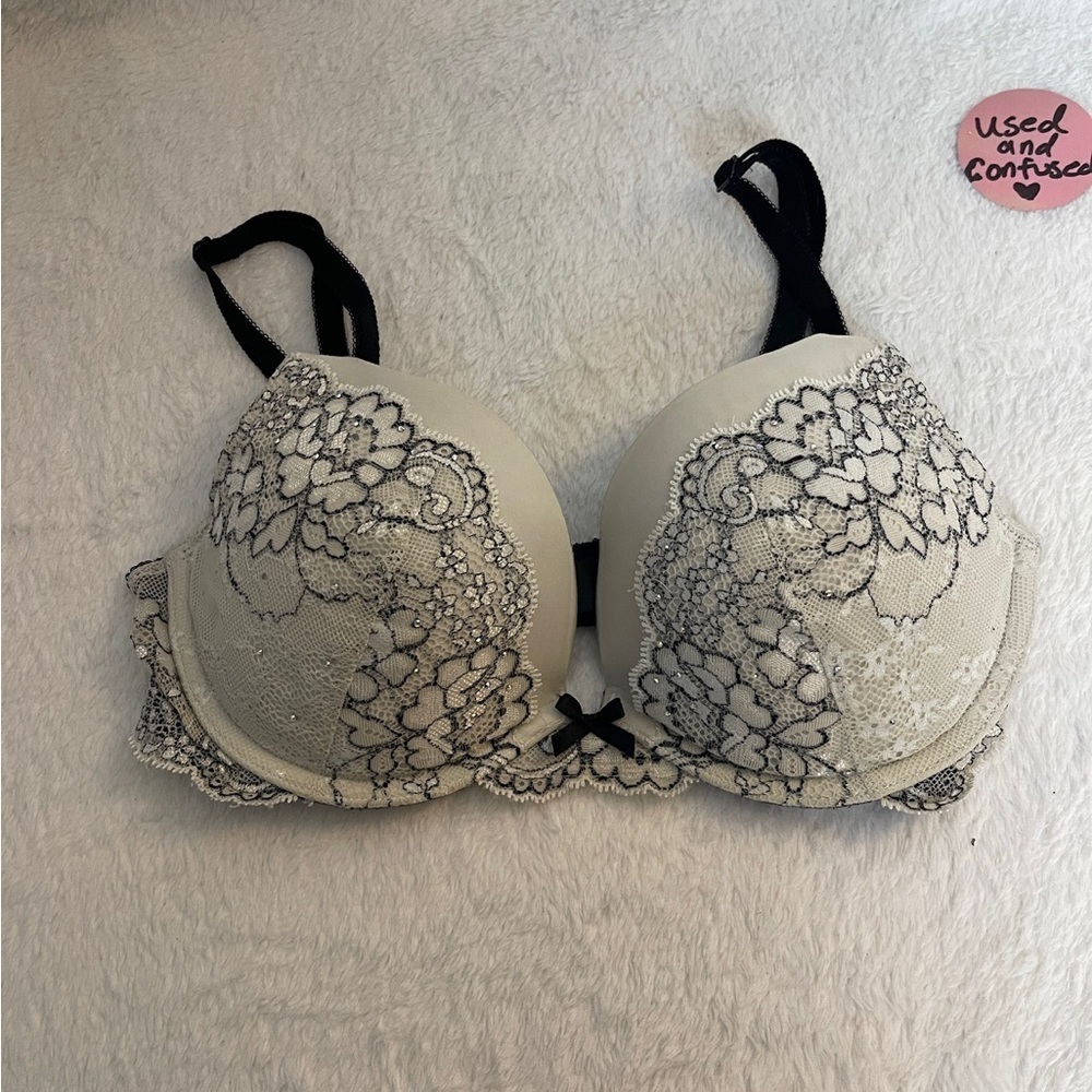 Victoria's Secret Floral Lace Bra - Black and Cream